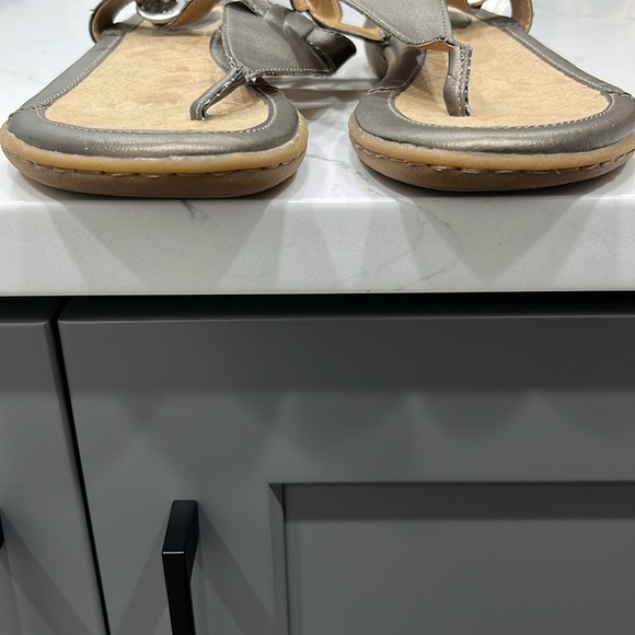 B.O.C. Metallic Ankle Strap Thong Sandal - Size 7 - Picture 8 of 9